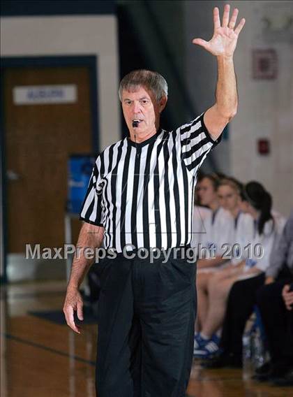 Thumbnail 2 in Auburn vs Pawnee (Sangamon County Classic) photogallery.