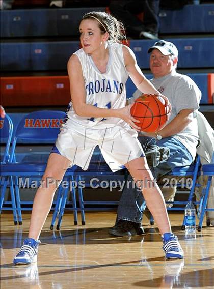 Thumbnail 2 in Auburn vs Pawnee (Sangamon County Classic) photogallery.