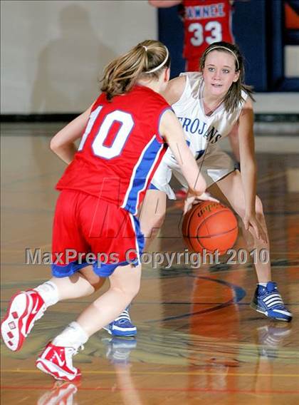 Thumbnail 2 in Auburn vs Pawnee (Sangamon County Classic) photogallery.