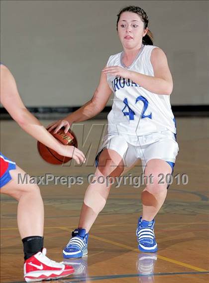 Thumbnail 2 in Auburn vs Pawnee (Sangamon County Classic) photogallery.