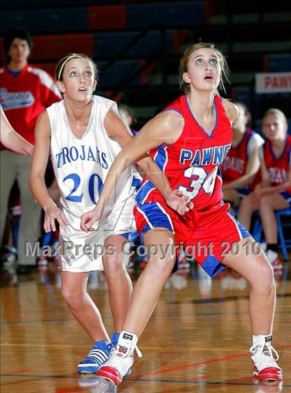 Thumbnail 3 in Auburn vs Pawnee (Sangamon County Classic) photogallery.
