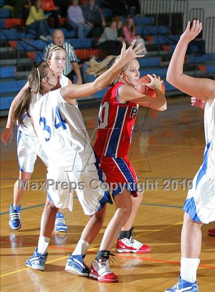 Thumbnail 2 in Auburn vs Pawnee (Sangamon County Classic) photogallery.