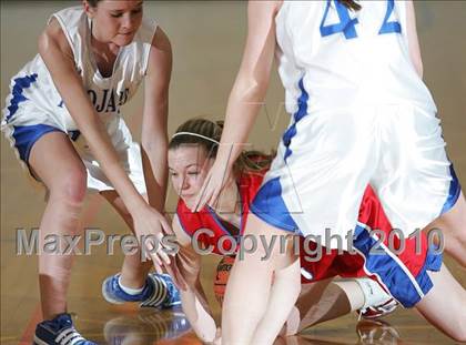 Thumbnail 1 in Auburn vs Pawnee (Sangamon County Classic) photogallery.