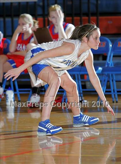 Thumbnail 1 in Auburn vs Pawnee (Sangamon County Classic) photogallery.