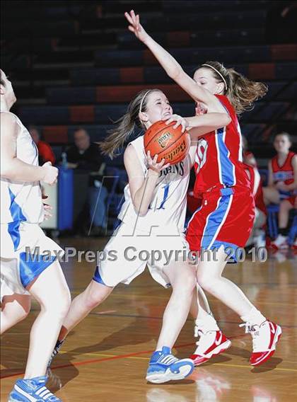 Thumbnail 2 in Auburn vs Pawnee (Sangamon County Classic) photogallery.