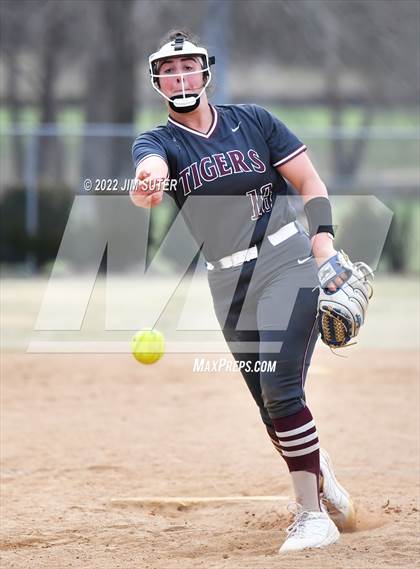 Thumbnail 1 in Lake Creek vs Dripping Springs (Brenham Tournament) photogallery.
