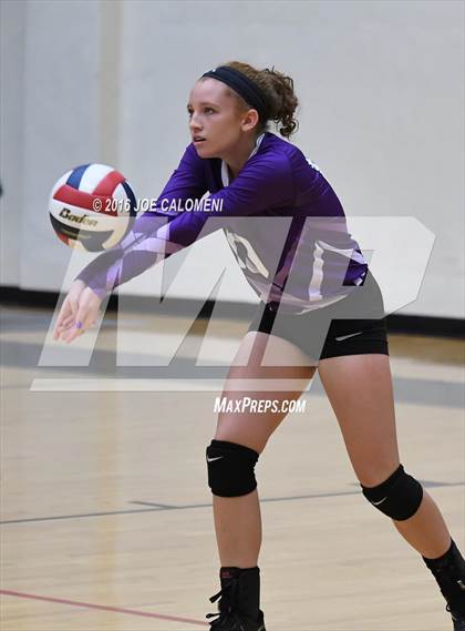 Thumbnail 2 in Johnson City vs Stockdale (Class 3A Second Round) photogallery.