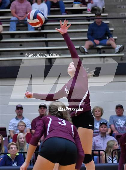 Thumbnail 3 in Johnson City vs Stockdale (Class 3A Second Round) photogallery.