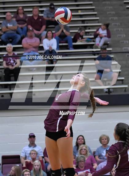 Thumbnail 3 in Johnson City vs Stockdale (Class 3A Second Round) photogallery.