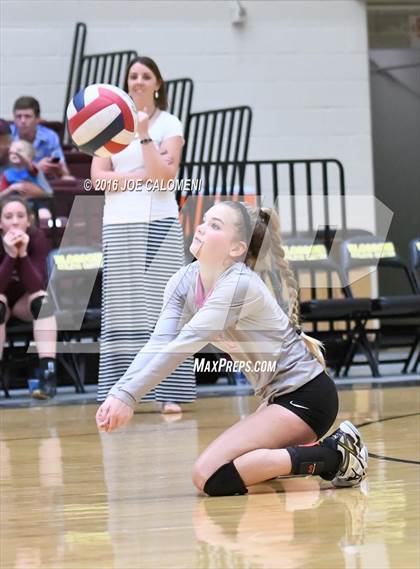 Thumbnail 3 in Johnson City vs Stockdale (Class 3A Second Round) photogallery.