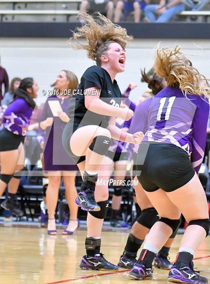 Thumbnail 2 in Johnson City vs Stockdale (Class 3A Second Round) photogallery.