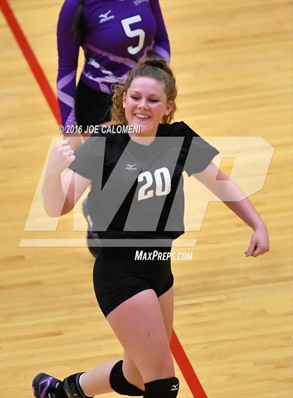Thumbnail 2 in Johnson City vs Stockdale (Class 3A Second Round) photogallery.