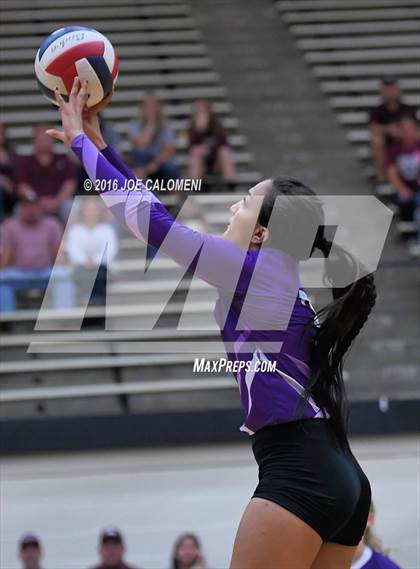 Thumbnail 3 in Johnson City vs Stockdale (Class 3A Second Round) photogallery.