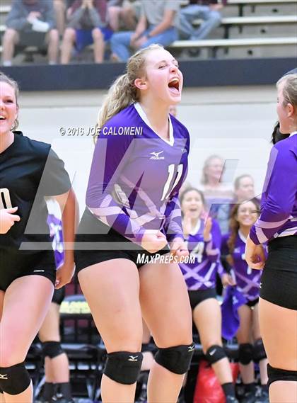Thumbnail 1 in Johnson City vs Stockdale (Class 3A Second Round) photogallery.