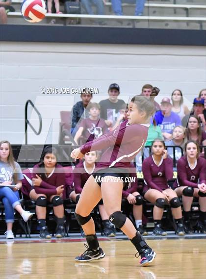 Thumbnail 1 in Johnson City vs Stockdale (Class 3A Second Round) photogallery.