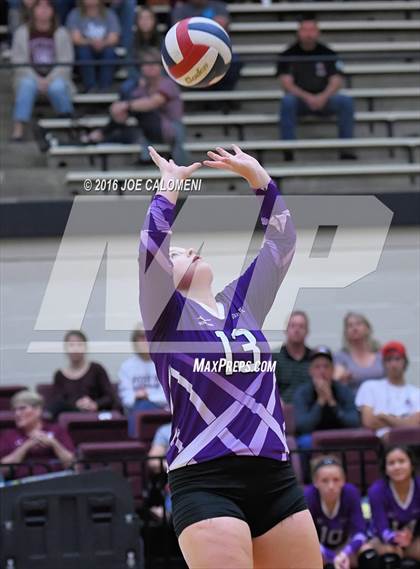 Thumbnail 3 in Johnson City vs Stockdale (Class 3A Second Round) photogallery.