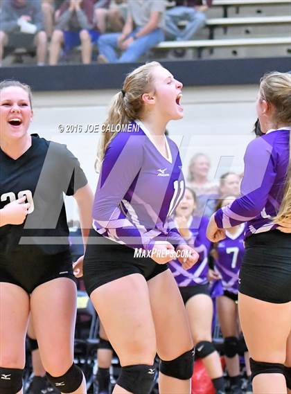 Thumbnail 3 in Johnson City vs Stockdale (Class 3A Second Round) photogallery.