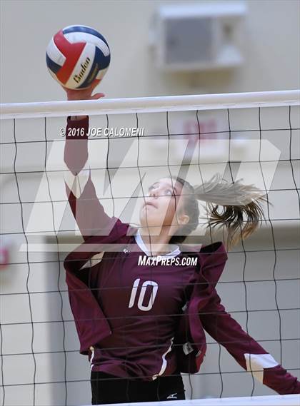 Thumbnail 2 in Johnson City vs Stockdale (Class 3A Second Round) photogallery.
