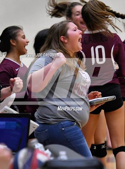 Thumbnail 3 in Johnson City vs Stockdale (Class 3A Second Round) photogallery.
