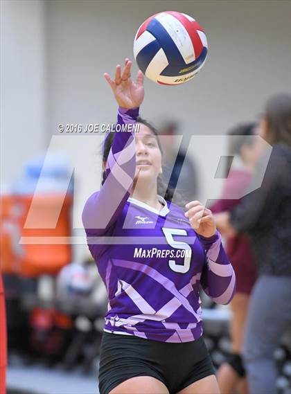 Thumbnail 3 in Johnson City vs Stockdale (Class 3A Second Round) photogallery.