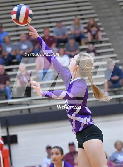 Thumbnail 2 in Johnson City vs Stockdale (Class 3A Second Round) photogallery.