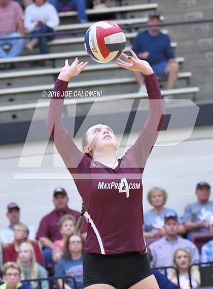 Thumbnail 1 in Johnson City vs Stockdale (Class 3A Second Round) photogallery.