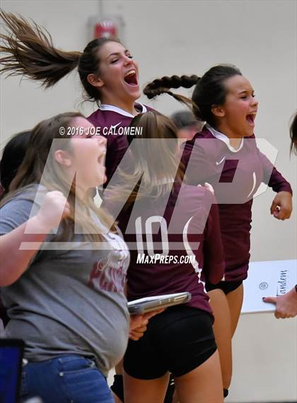 Thumbnail 2 in Johnson City vs Stockdale (Class 3A Second Round) photogallery.