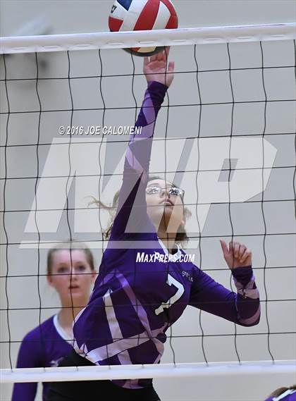 Thumbnail 2 in Johnson City vs Stockdale (Class 3A Second Round) photogallery.