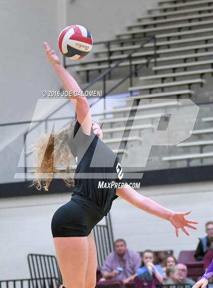 Thumbnail 1 in Johnson City vs Stockdale (Class 3A Second Round) photogallery.