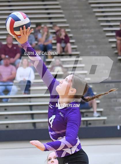 Thumbnail 2 in Johnson City vs Stockdale (Class 3A Second Round) photogallery.