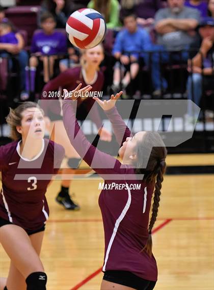 Thumbnail 3 in Johnson City vs Stockdale (Class 3A Second Round) photogallery.