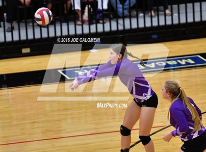 Thumbnail 2 in Johnson City vs Stockdale (Class 3A Second Round) photogallery.