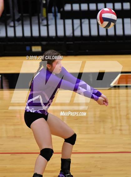 Thumbnail 2 in Johnson City vs Stockdale (Class 3A Second Round) photogallery.