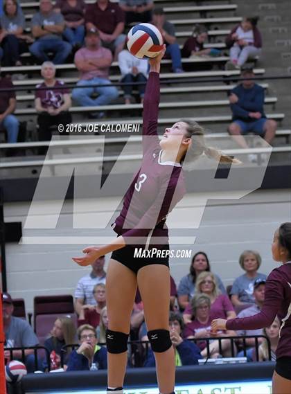 Thumbnail 1 in Johnson City vs Stockdale (Class 3A Second Round) photogallery.
