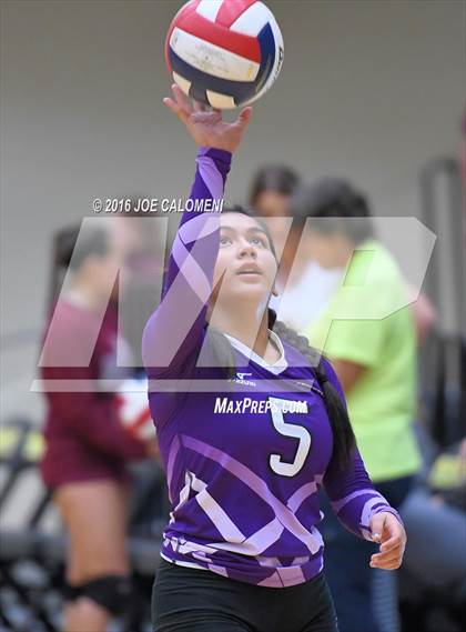 Thumbnail 2 in Johnson City vs Stockdale (Class 3A Second Round) photogallery.