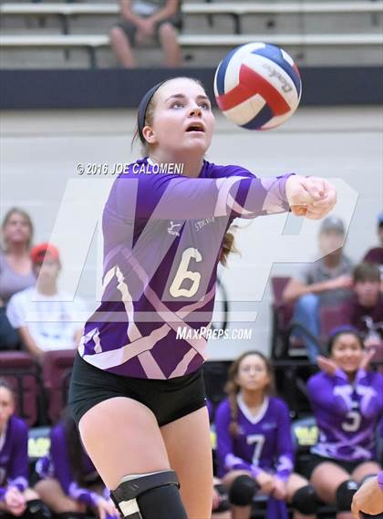 Thumbnail 2 in Johnson City vs Stockdale (Class 3A Second Round) photogallery.