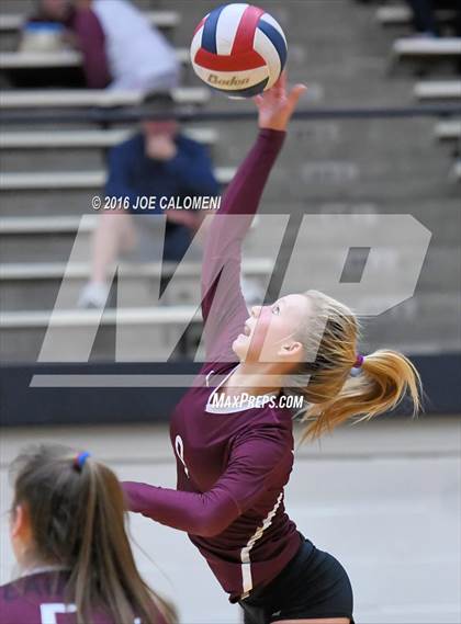 Thumbnail 1 in Johnson City vs Stockdale (Class 3A Second Round) photogallery.