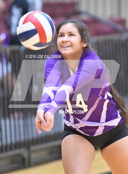 Thumbnail 1 in Johnson City vs Stockdale (Class 3A Second Round) photogallery.