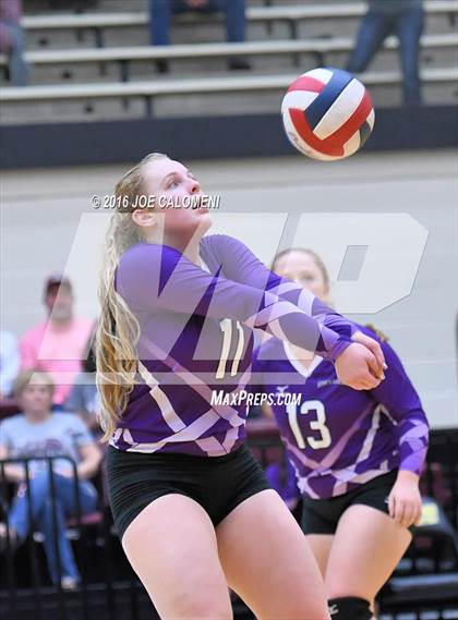 Thumbnail 1 in Johnson City vs Stockdale (Class 3A Second Round) photogallery.