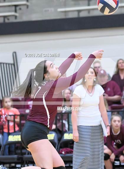 Thumbnail 2 in Johnson City vs Stockdale (Class 3A Second Round) photogallery.