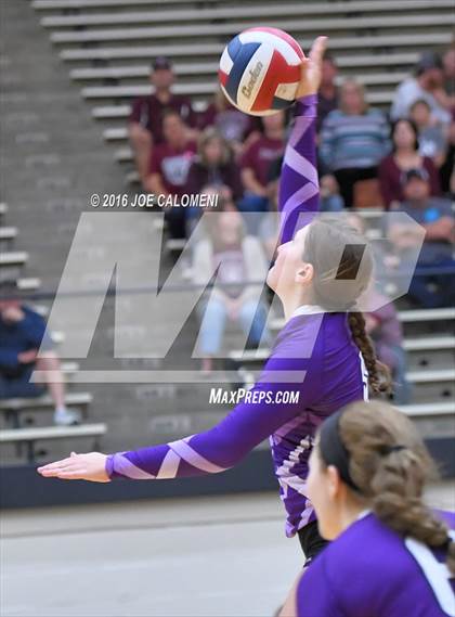 Thumbnail 3 in Johnson City vs Stockdale (Class 3A Second Round) photogallery.