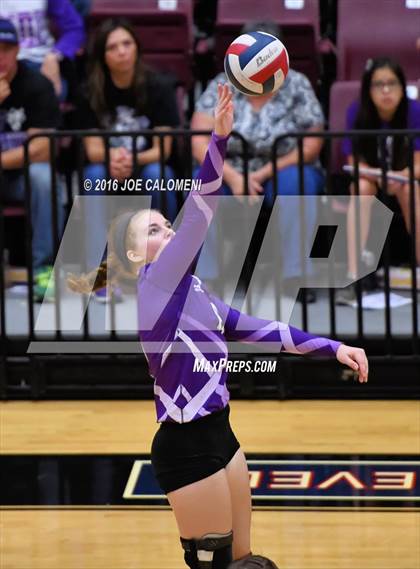 Thumbnail 2 in Johnson City vs Stockdale (Class 3A Second Round) photogallery.