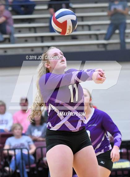 Thumbnail 2 in Johnson City vs Stockdale (Class 3A Second Round) photogallery.