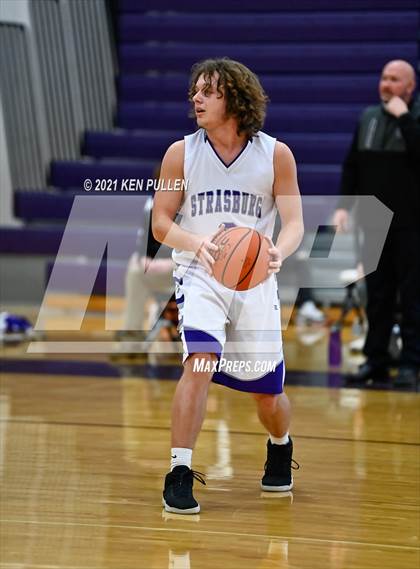 Thumbnail 3 in Clarke County vs. Strasburg photogallery.
