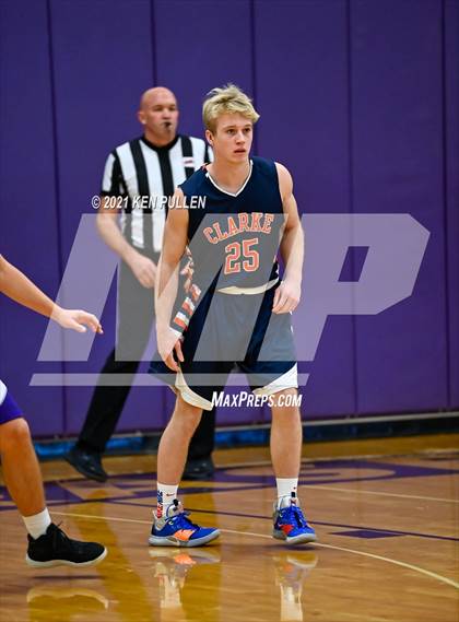 Thumbnail 2 in Clarke County vs. Strasburg photogallery.