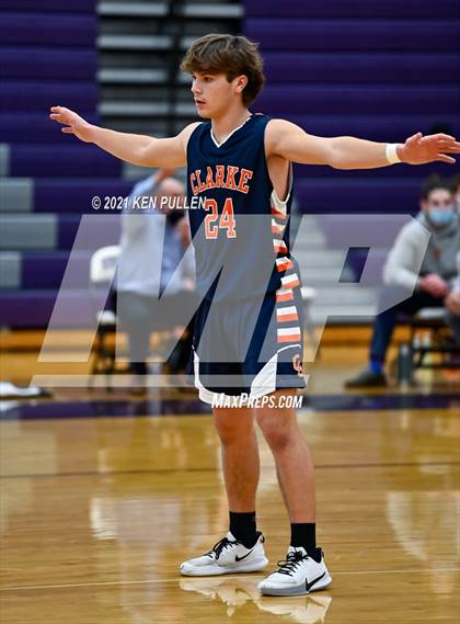 Thumbnail 1 in Clarke County vs. Strasburg photogallery.