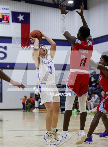 Thumbnail 1 in Hirschi @ Peaster photogallery.