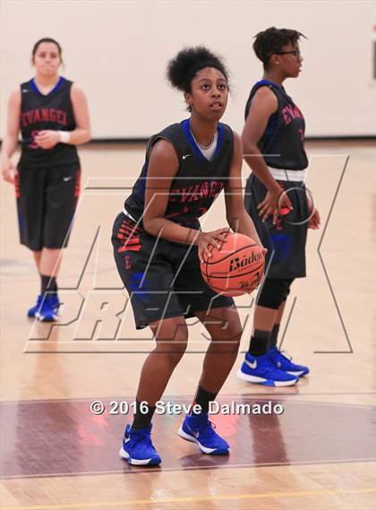 Thumbnail 3 in Evangel vs Mt. Carmel (LHSAA Class 5A 1st Round Playoff) photogallery.