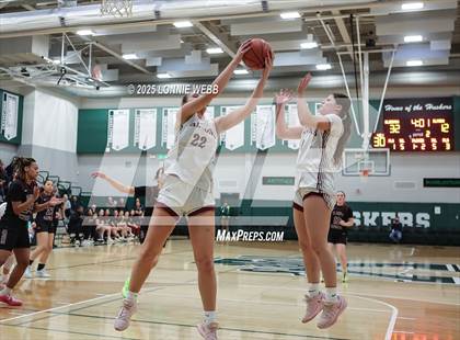Thumbnail 3 in Elmira vs. Albertus Magnus (NYSPHSAA Class AAA Regional Semifinal) photogallery.