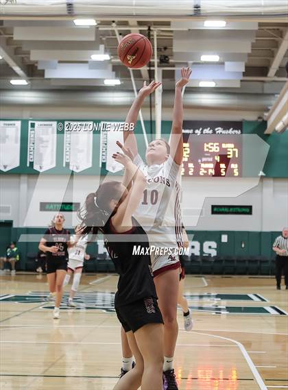 Thumbnail 3 in Elmira vs. Albertus Magnus (NYSPHSAA Class AAA Regional Semifinal) photogallery.